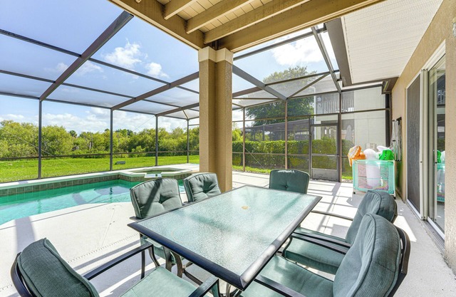 9 Mi to Disney World: Family Home w/Lanai!