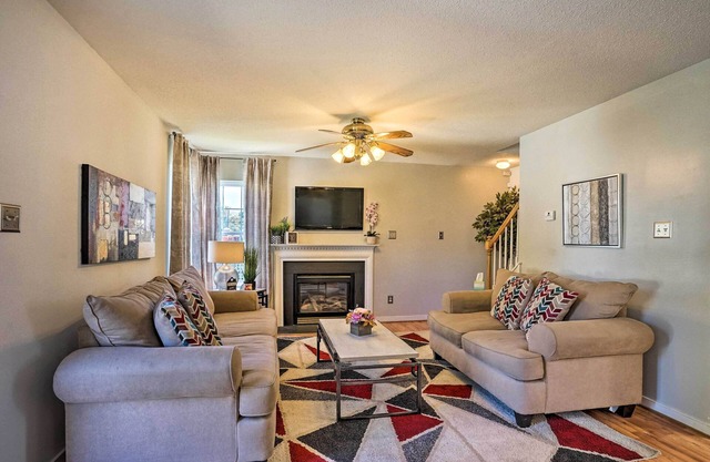9 Mi to Richmond: Sandston Home w/Office