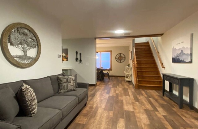 #9 - *STUNNING*RENOVATED* *4BR HOUSE*