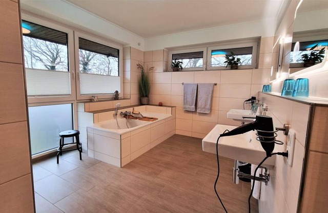 90 m² Apartment ∙ 4 guests