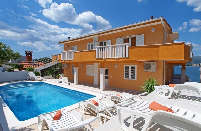 90 m² Apartment ∙ 3 bedrooms ∙ 6 guests