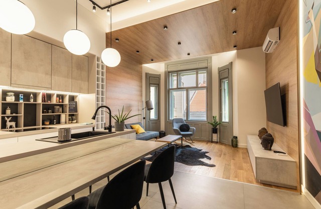 90m² Family-Friendly , Central Historic Budapest, Food+Bars