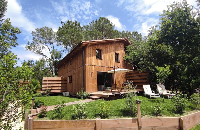 A 5 mn des Plages Chalet Neuf Bien Équipé Bâti Avec le Bois des Forêts Landaises