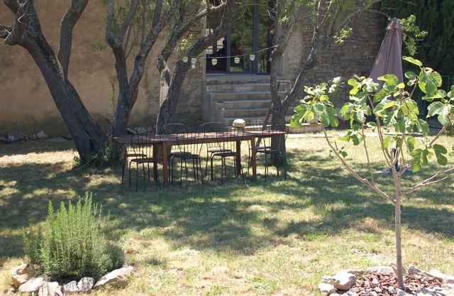 A barn in the heart of the Minervois with garden and swimming pool (Languedoc)