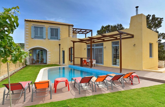 A beautiful villa with private pool, just 30m from the sandy beach