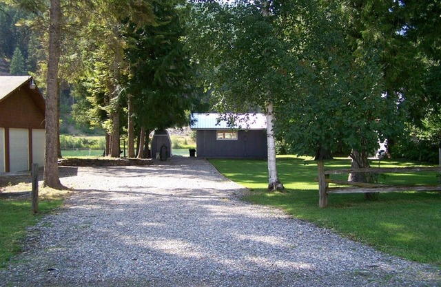A Cabin On The River Three days minimum Closed from October 15th to April 1