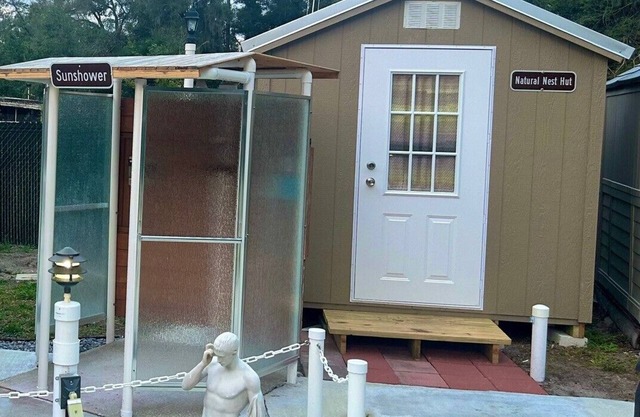 A Clothing Optional Natural Nest Hut WEC 5 miles away H