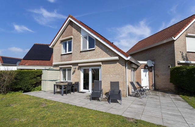 A cozy and nicely decorated holiday home near to the beach, in the home all necessary comforts are present.