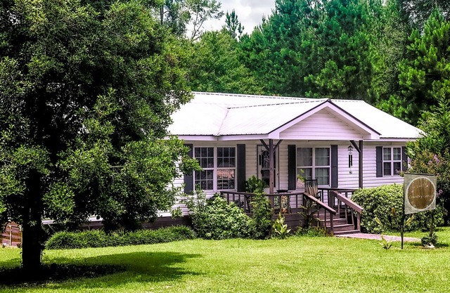 A cozy, scenic country cottage in Metter, and near GSU and Savannah.