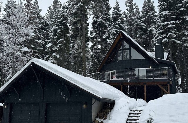 A-Frame Cabin | Hot Tub BBQ Family Fun