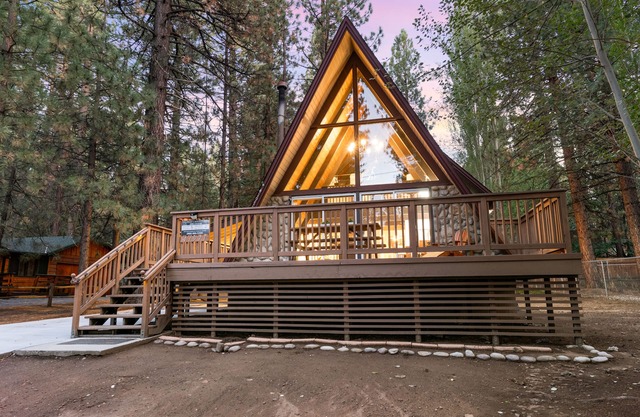 A Frame Cabin Spa Mountain Bike Lake + AC Walk to Snow Summit