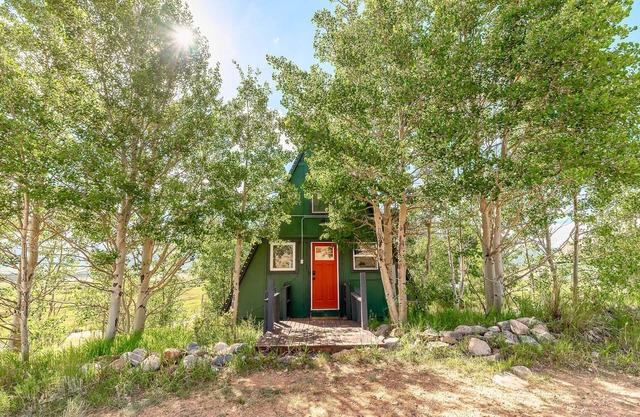 A-Frame Triangle Cabin - Hot tub - Panoramic Mountain Views