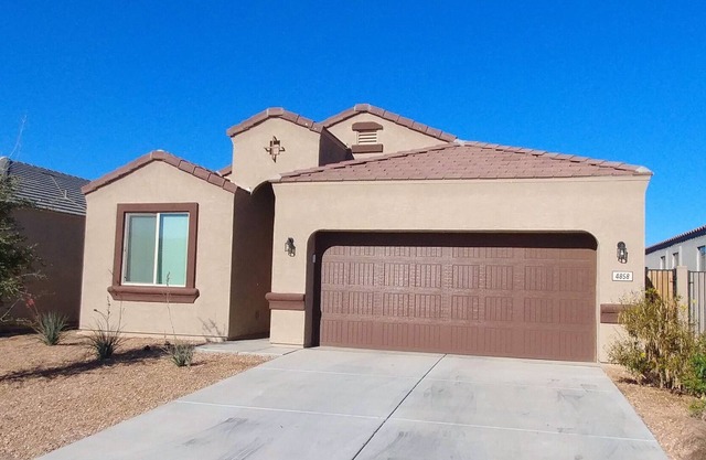 A Great Escape! 4 Bedroom, Sleeps 8 in San Tan Valley.