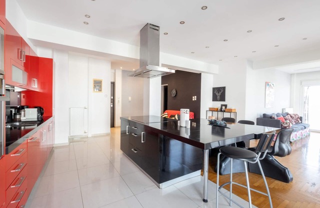A Luxury & Comfortable 2bdrm Apt in Athens