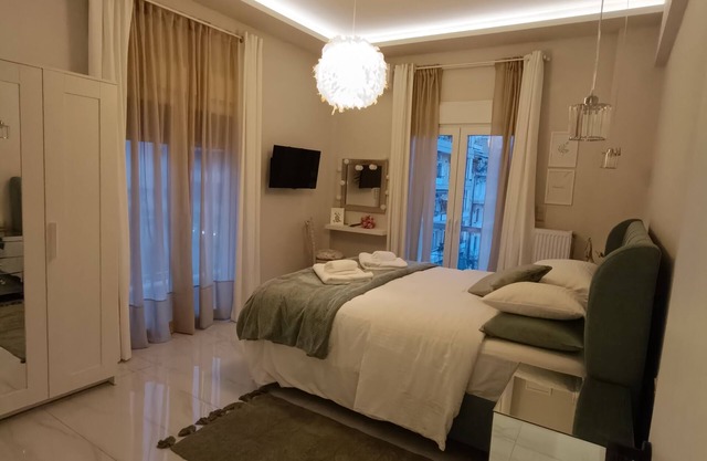 A modern apartment in the heart of Piraeus