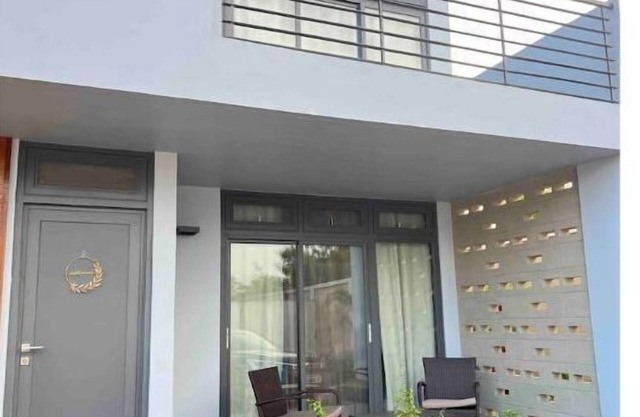 A neat & serene 3-bedroom home with Mountain View