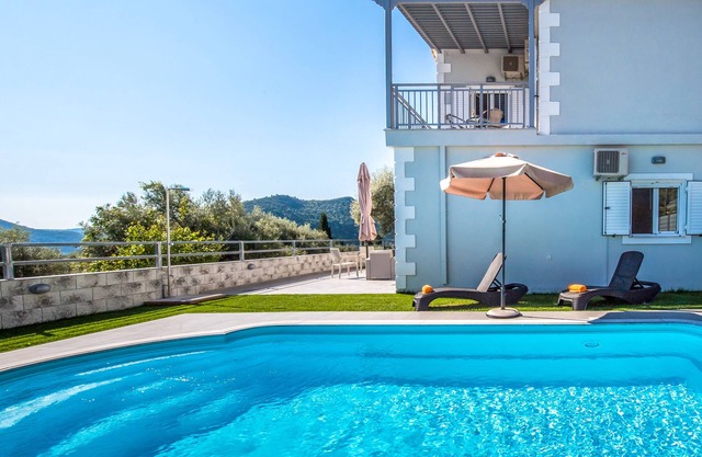 A PERFECT VILLA WITH POOL AND SEA VIEWS IDEAL FOR FAMILIES IN NIDRI, LEFKADA