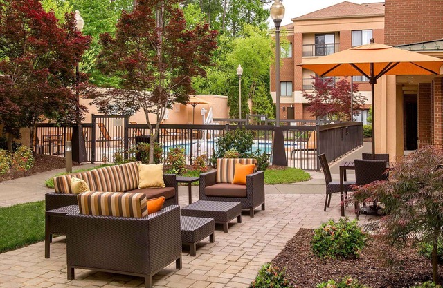 A Place You'll Surely Enjoy! Free Parking, Pets Allowed, Near Herndon Hills Farm