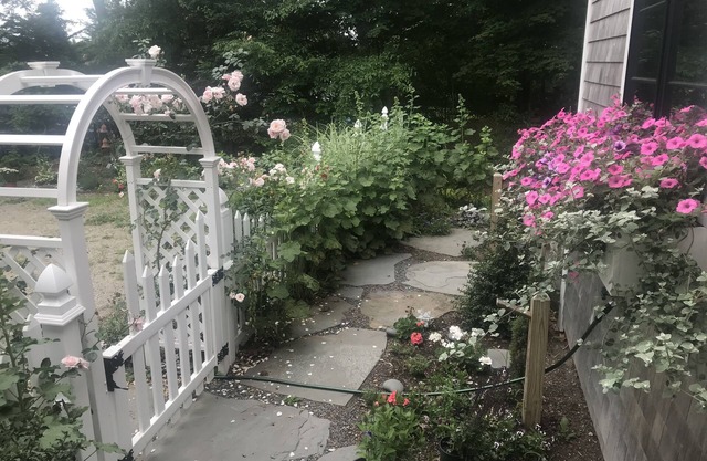 "A Quiet Place" minimum stay is 10 night