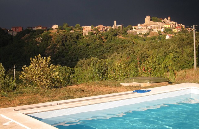 A relaxing vacation in the hills with a pool