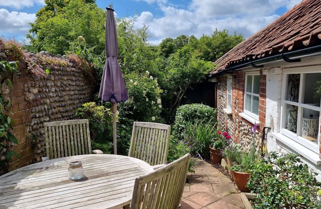 A self catering cottage that sleeps 4 guests in 2 bedrooms