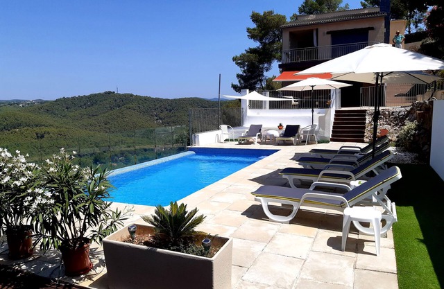 A Sunny Oasis of Privacy , Calm&Glam near Sitges and Barcelona