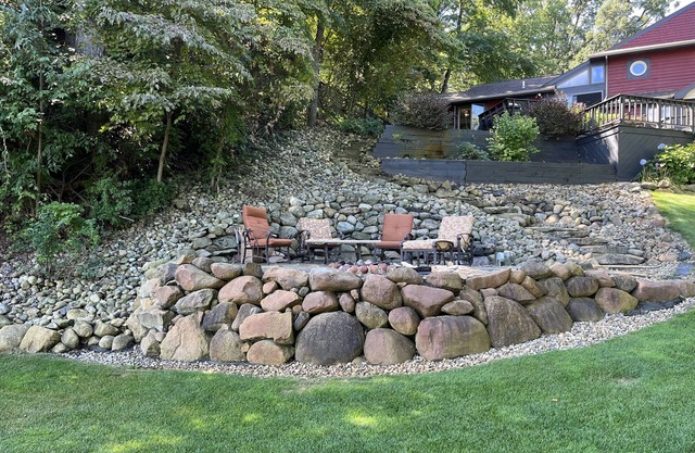 A TRUE GEM LOCATED ON KLINGER LAKE! ONLY 2 1/2 Hours from Chicago.