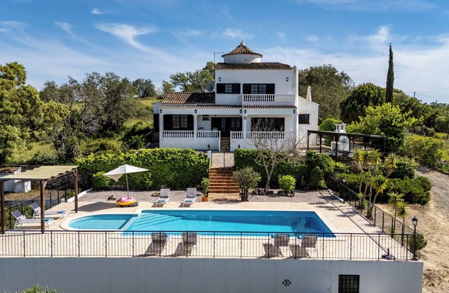 A truly picturesque villa with unmatched views of the Algarve countryside