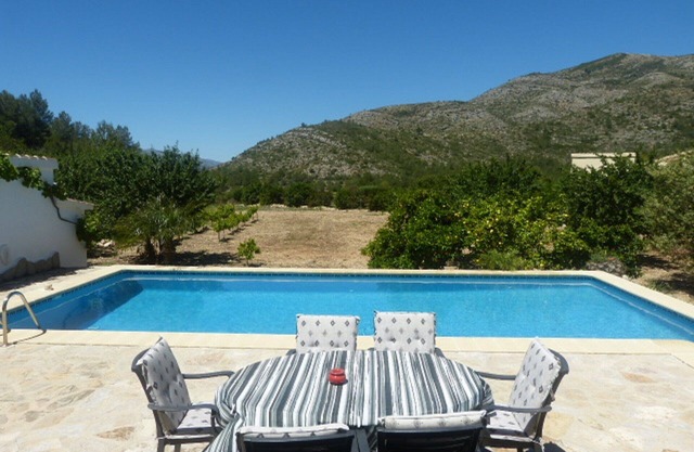 A truly spectacular finca-style villa, with a light spacious feel.