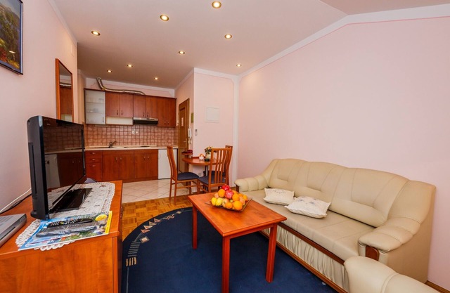 A1 apt with big balcony, sea view, parking and outside fireplace