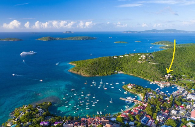 A4 Mermaid - ideal location close to the heart of Cruz Bay.