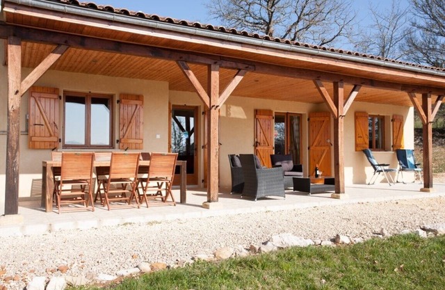 Abbeie, bungalow with private pool and 7000m2 of private land