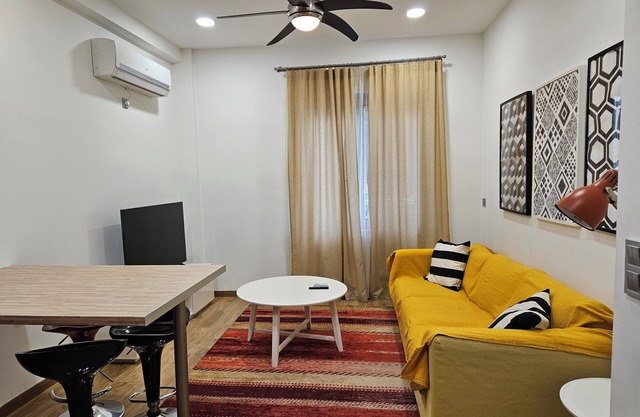 Academia 02 flat by the Park