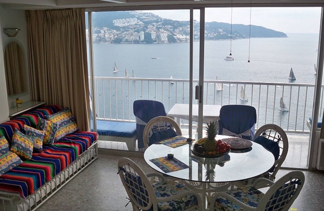 Acapulco Beachfront Studio Condo, Fabulous View!