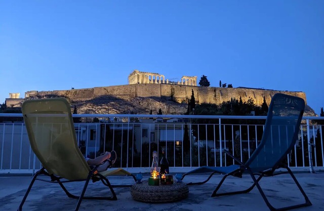 Acropolis at your palm