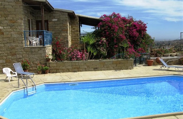 Adamos 1BDR Apt #3 Riding stables 5 km