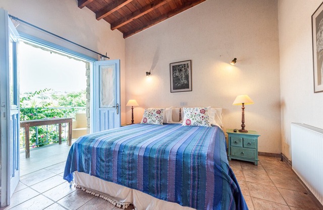Adamos Holiday Apartment (Breakfast included)