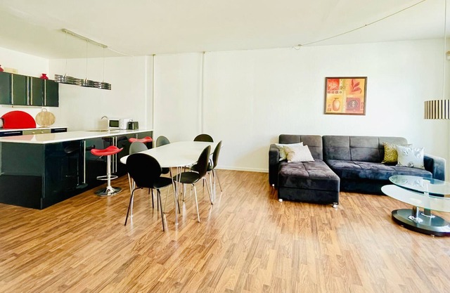 aday - Modern Big 2 Bedroom Apartment in the Center of the City