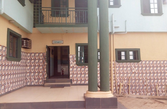 Adebayowa Hotel