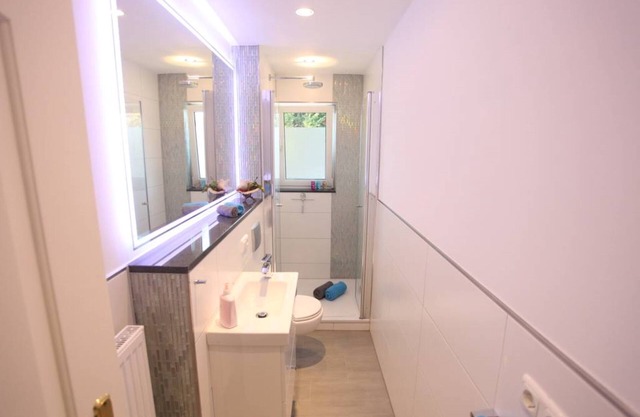 Adelsdorf B & B's in the Aischgrund modern, bright, garden view, kitchen, BBQ, parking
