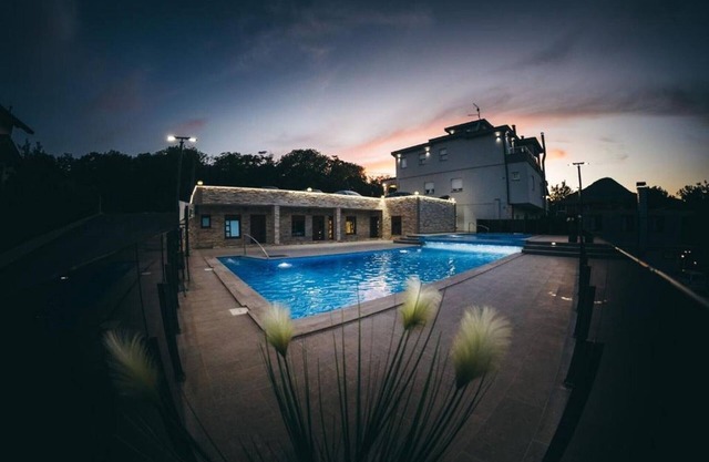 Adria Centar Koćuša - Triple Room with Balcony and Pool View 11