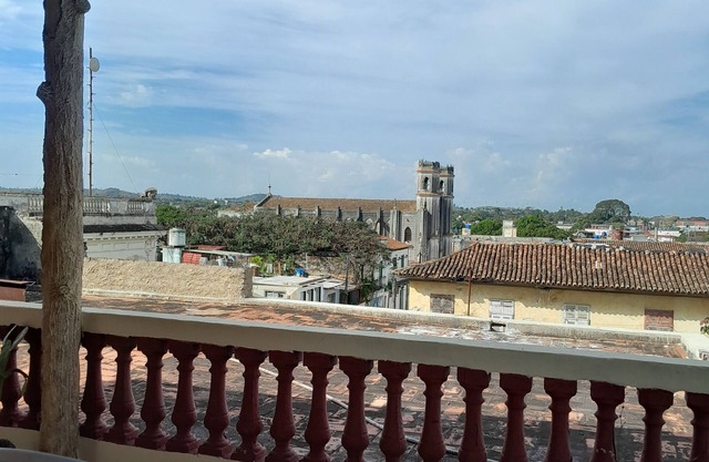 Adrianos Hostal
