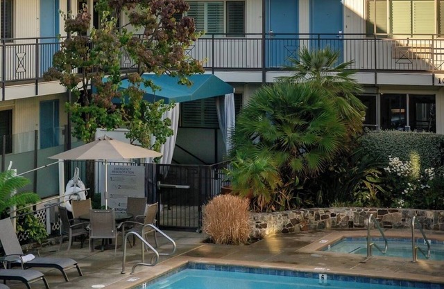 Adventure-Ready | Near Golden Gate | Outdoor Pool | Free Parking | 4 Units