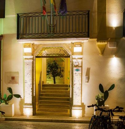 Aegusa Hotel