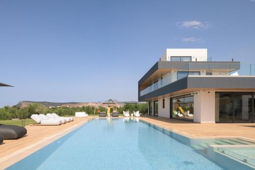 Aesthea 5-star Villa, 2Pools, Gym, Cinema, Sauna, By ThinkVilla