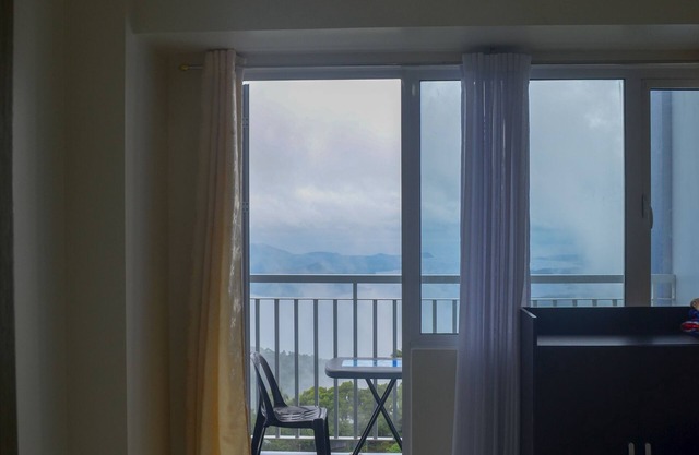 Affordable Staycation overlooking Taal Lake