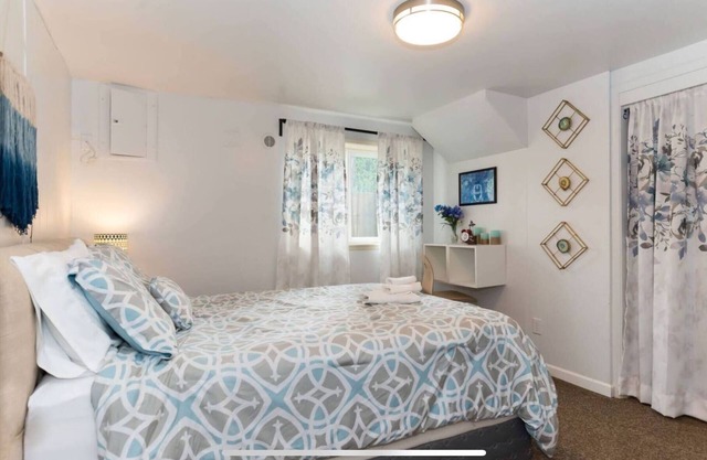 Affortable 2 Bedrooms, Pet Friendly, Near Airport