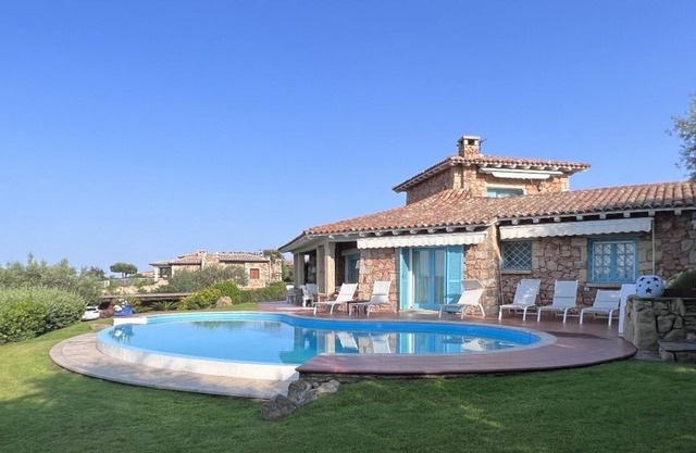 Agapanthus Villa with Private Pool - BeLocations