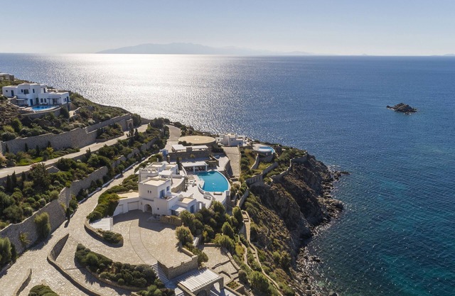 AGL Luxury Villas