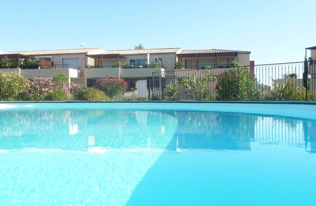Aigues mortes apartment rental with pool + private parking